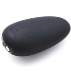 JE JOUE - CLITORAL VIBRATOR & MASSAGER BLACK
